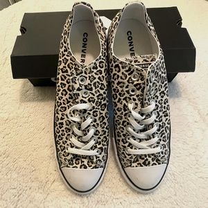 Converse Leopard Print BRAND NEW Never worn 10.5